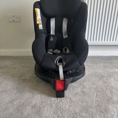 Britax romer 360 car seat with Isofix