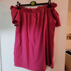 pink top