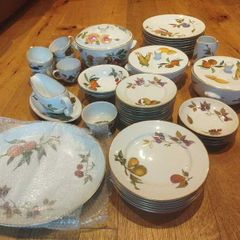 Royal Worcester Fine Porcelain Dinner Service