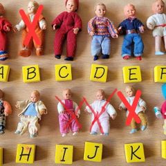 Dolls house  dolls vintage fully poseable