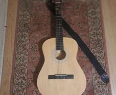 burswood Acoustic  guitar as seen on pictures pin to hold staples at back of guitar damage needs replacing