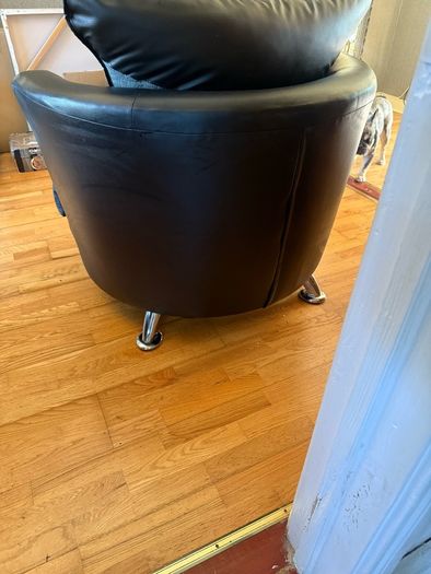 Free Swivel chair