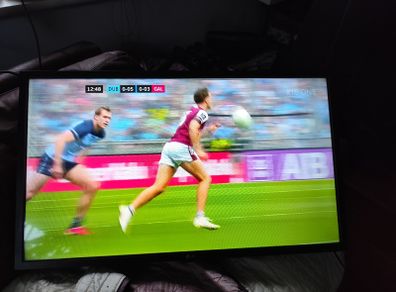LG smart tv 32"