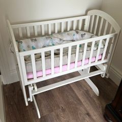 White crib