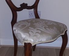 Victorian Walnut Ballon-Back Chair