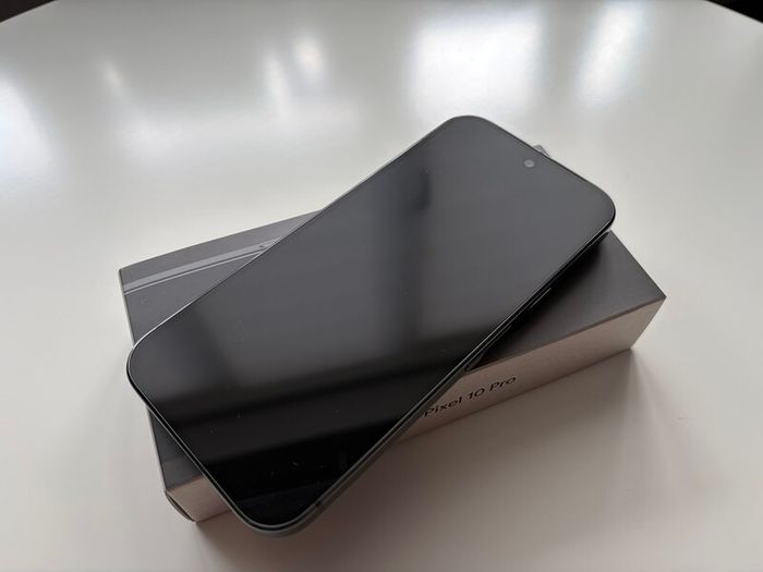 Google Pixel 10 Pro - 128GB - Obsidian (Pristine Condition)