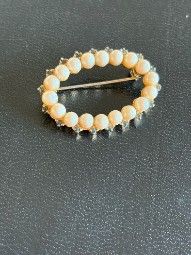 brooch