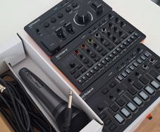 Roland AIRA T-8, J-6, E-4 + microphone