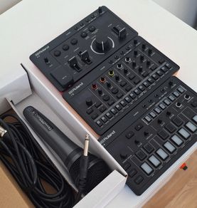 Roland AIRA T-8, J-6, E-4 + microphone