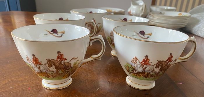 Royal Tara 20pcs Tea Set Rare Vintage Hunt Scene Pattern