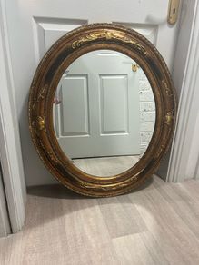 Round mirror