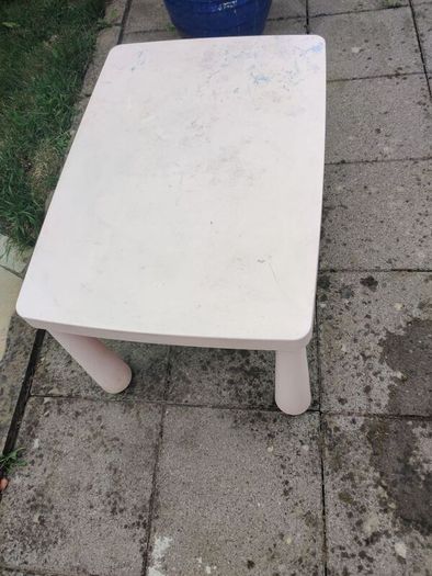 IKEA MAMMUT Childrens table in outdoor pink 77x55 cm