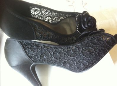 Ladies Shoes and matching bag