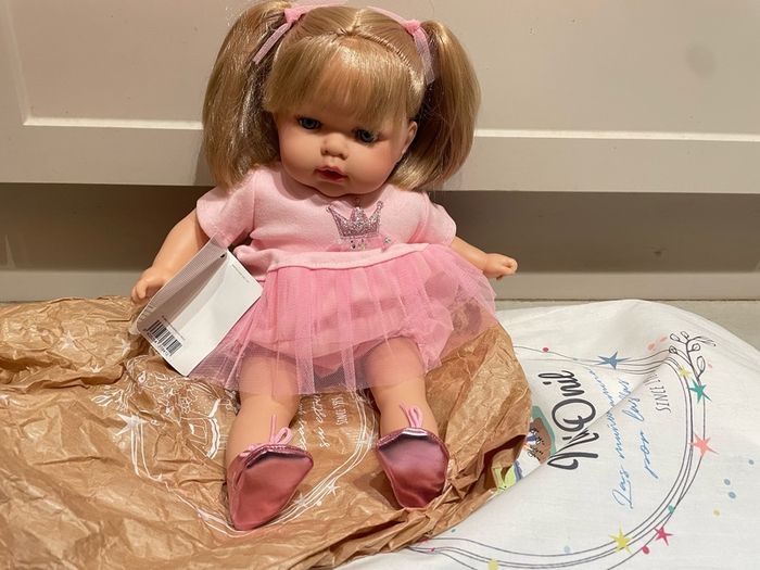 Baby girl doll NINES D'ONIL Tita Bailarina Mec Ingles speaking mechanism brand new