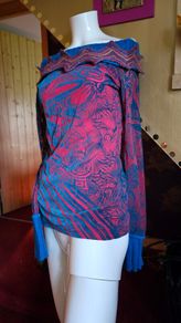save the queen top long sleeve turquoise and raspberry pink blouse top M