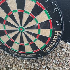 dart board