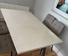 table & 4 chairs