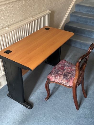 Computer desk