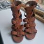 beautiful tan sandles Image 2