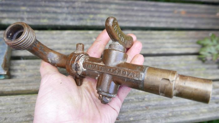 Antique Brass Barrel Taps