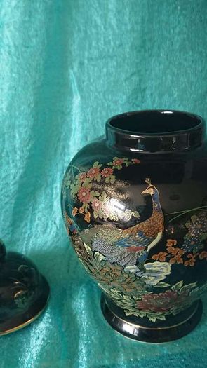 collectable/ jar