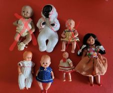 Vintage - highly collectible dolls house dolls