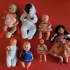 Vintage - highly collectible dolls house dolls