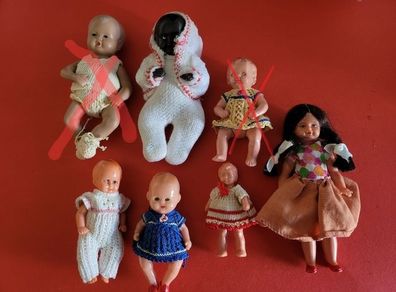 Vintage - highly collectible dolls house dolls