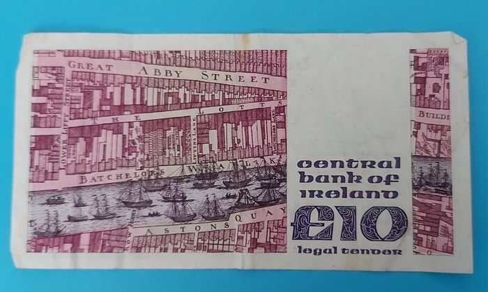 Irish 3 X 1981 Ten Pound SWIFT  banknots in Fine  condition