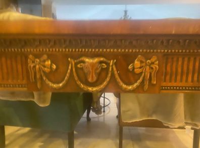 Antique dressing high table