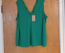 Gallery  Capri Lace Vest/Top.  S.XL- 20 (48 / 50).  B.N.W.T.