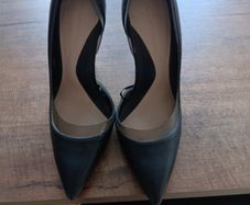 Zara basic collection womens shoes, size 4