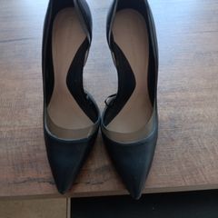 Zara basic collection womens shoes, size 4
