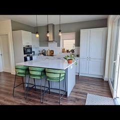 kitchen doors, knobs & handles & extractor fan.