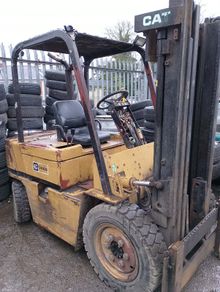 Caterpillar CAT v40d 2 ton diesel container forklift no VAT