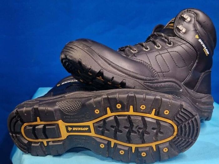 Dunlop steel toe cap safety boots