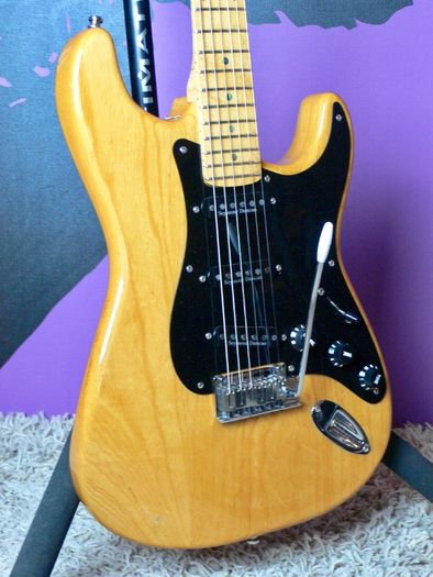 2007 Fender Special Edition Lite Ash Stratocaster