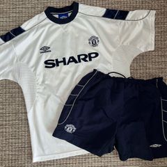 MANCHESTER UNITED away jersey shirt AND shorts Umbro 1999 2000 season. TREBLE WINNERS highly sought after SHARP sponsor edition