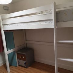 Kids bed high sleeper/loft bed