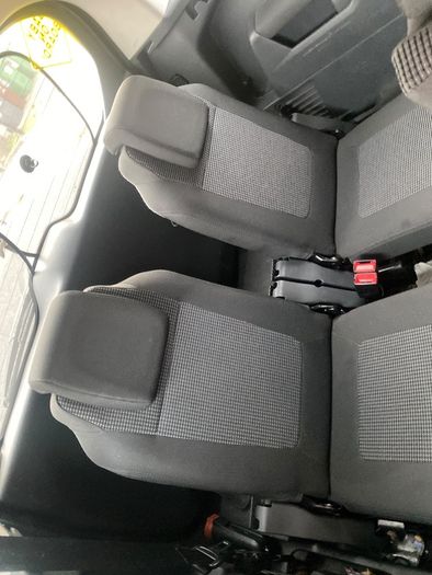 2010 Peugeot 5008