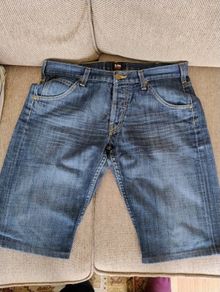 LEE cotton denim shorts unisex 34 inch waist in very good condition see last three photos for exact measurements FREE STANDARD POSTAGE INCLUDED