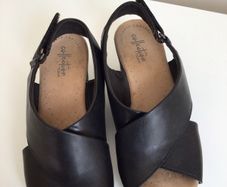 Clarks Ladies Black Leather Wedge Sandals Size 5.5 D
