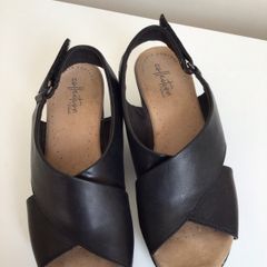 Clarks Ladies Black Leather Wedge Sandals Size 5.5 D