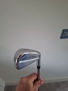 Titleist T200 5 iron as new
