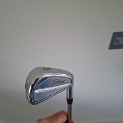 Titleist T200 5 iron as new