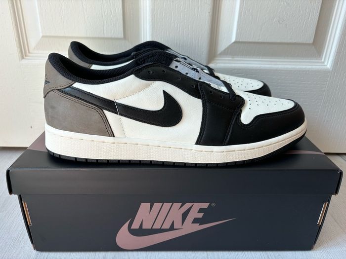 Nike Air Jordan 1 Low Mocha UK 11 Deadstock