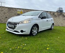 Peugeot 208 petrol fresh Nct