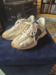 New Balance Womens 327 - White & Black Size 6.5 Uk 40 Eu