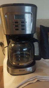 Swan Filter Coffee maker 12 Cup with glass carafe.