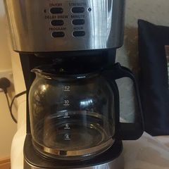 Swan Filter Coffee maker 12 Cup with glass carafe.